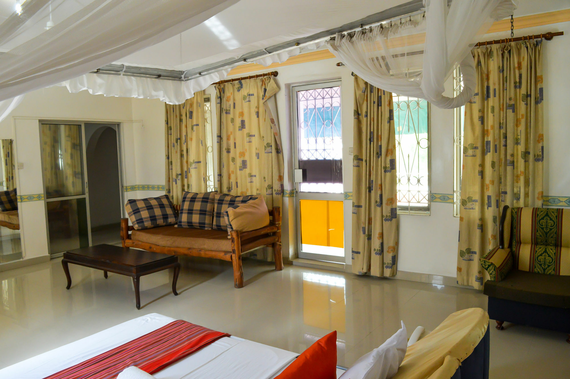 Sanana Conference Center And Holiday Resort Mombasa Eksteriør bilde
